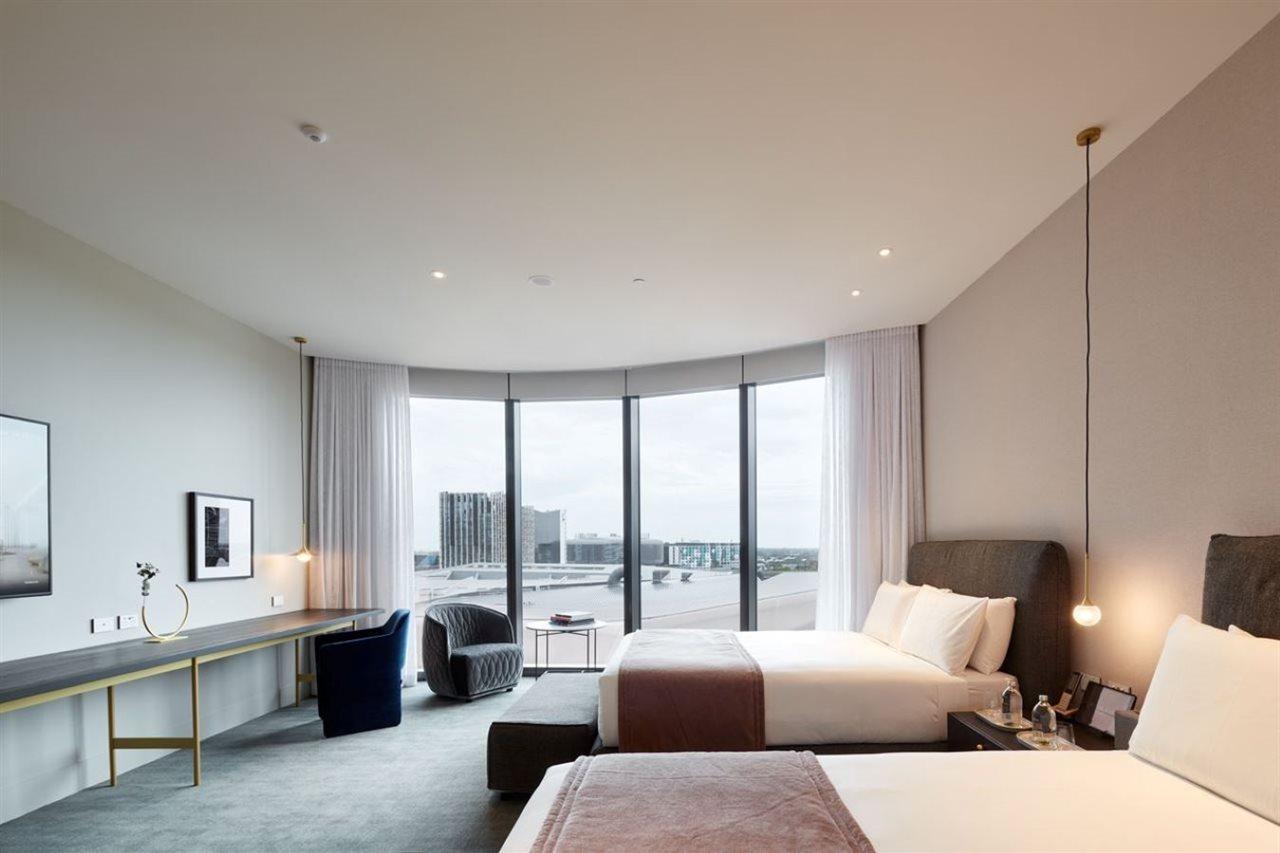 Eos By Skycity Adelaide Luaran gambar A room at the hotel